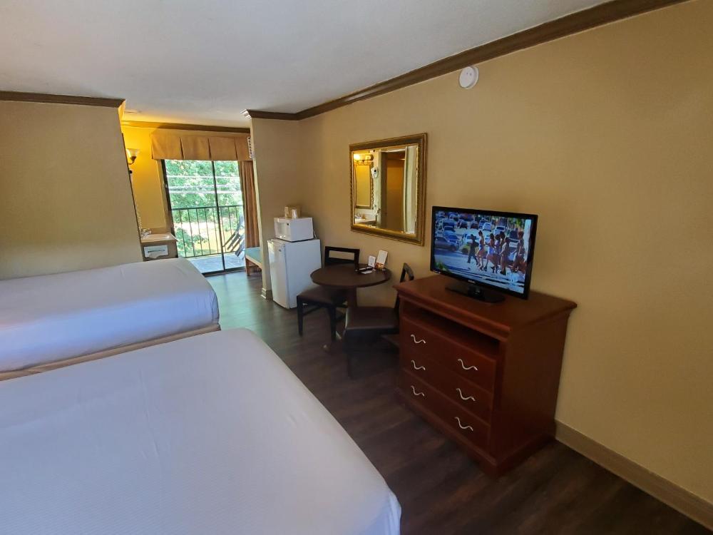 Double Room with Balcony interior