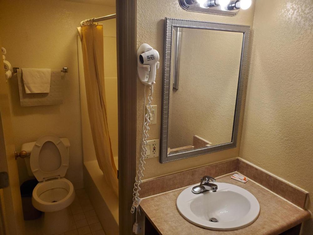 Queen Suite interior